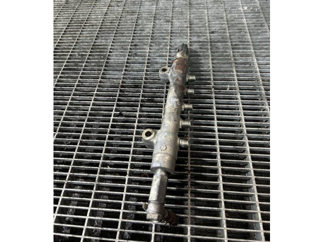 Топливная рампа Subaru Forester SH для двигателя EE20