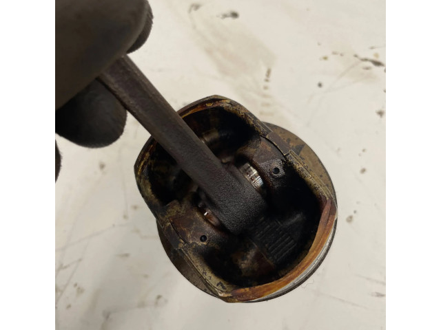 Píst 10bb14 Hyundai i30 pro benzínový motor 1.4