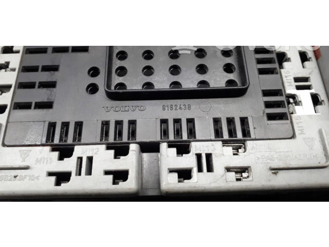 Блок предохранителей  30679527   Volvo V70    