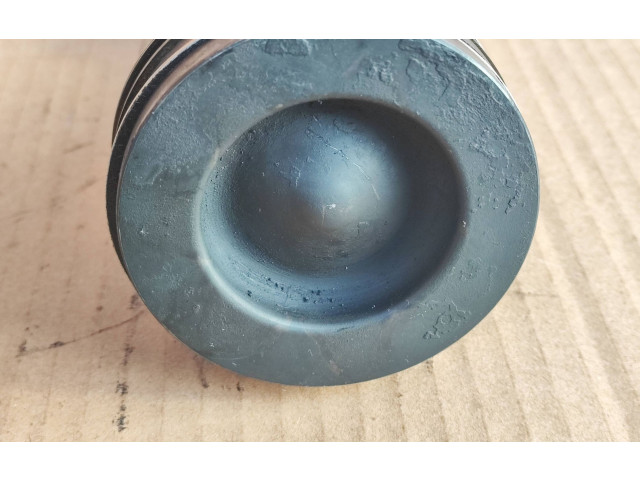 Píst 9812818680 Ford Mondeo MK V T7CN