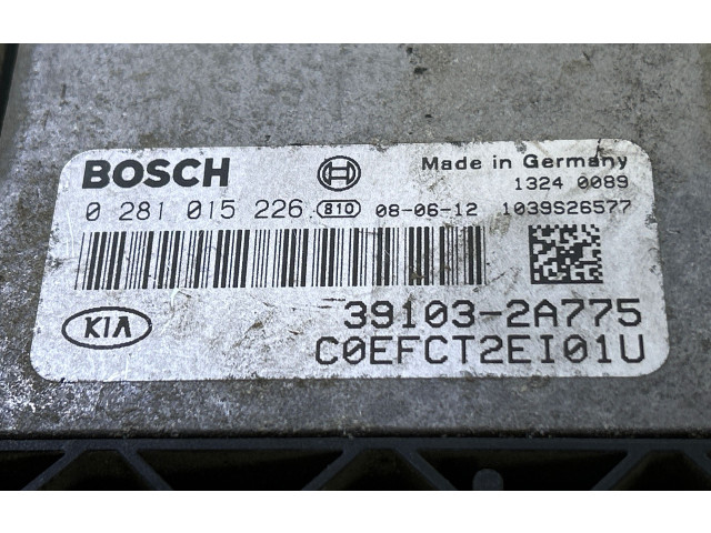 Блок управления двигателя 0281015226, 1039S26577   KIA Ceed