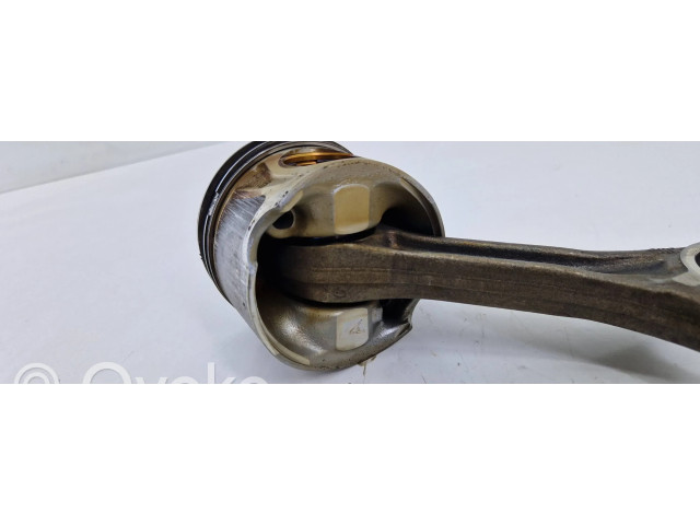 Píst Audi A4 S4 B9 pro naftový motor 3.0 CRTC