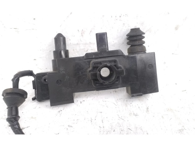 Датчик открытия / закрытия двери (крыло)     Mitsubishi Outlander 2013 - 2021 года