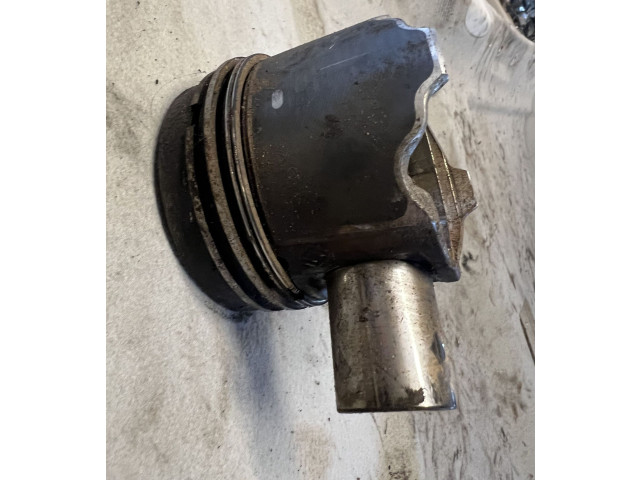 Поршень Renault Scenic II - Grand scenic II