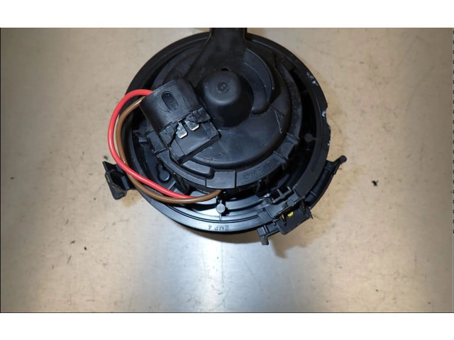 Вентилятор печки    272100975R   Dacia Duster