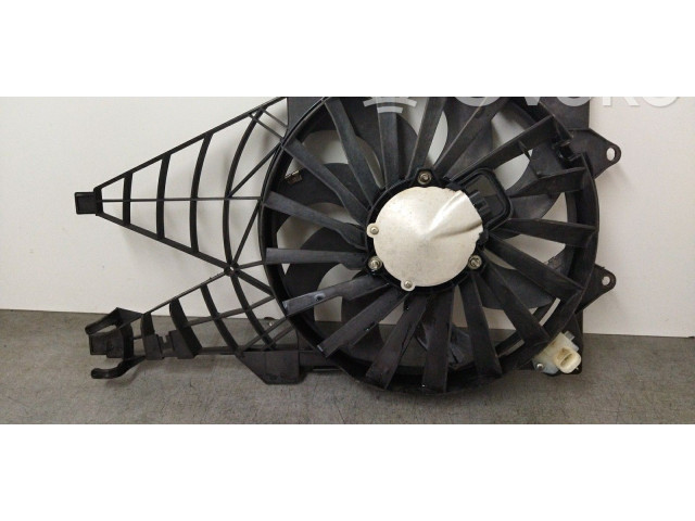 Вентилятор радиатора 51785225 Fiat Linea
