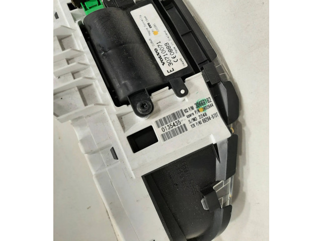 Панель приборов 30710071   Volvo V50       