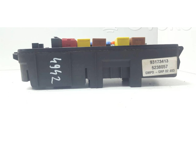 Pojistková skříňka Suzuki Ignis 2004