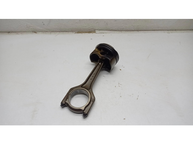 Píst BMW 5 E60 E61 pro benzínový motor 2.5 N52