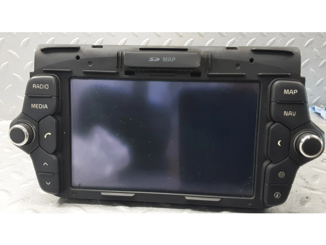 Радио/ проигрыватель CD/DVD / навигация