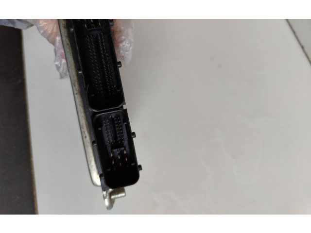 Řídící jednotka 038906012S Volkswagen PASSAT B6 2017