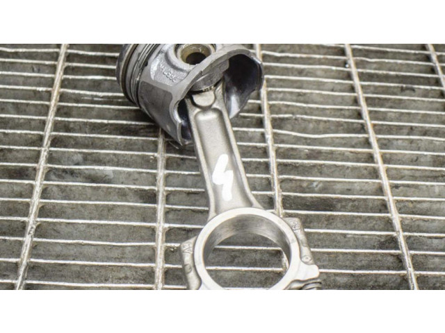 Píst 121008820R, 120A16959R   Dacia Sandero  pro naftový motor 1.5 K9K 612 