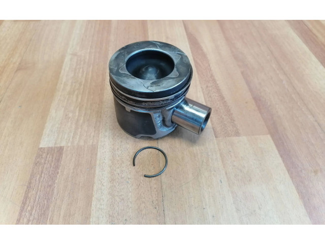  Поршень M9R 10653, 1295  Renault Trafic II (X83)  