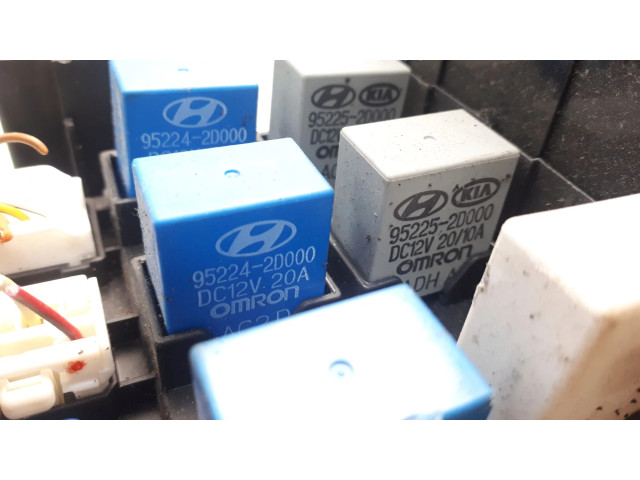 Pojistková skříňka 9540026500, 952242D000 Hyundai Santa Fe 2005