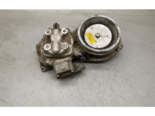 Топливная рампа 0438121011, 026133353 Audi 80 90 B3