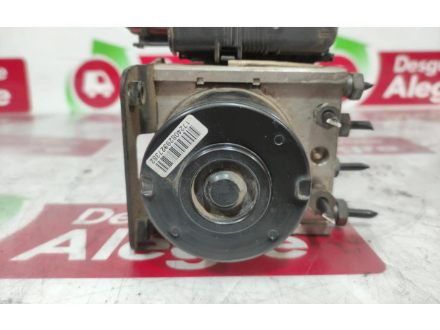 Топливная рампа 8V512M110AD, 8V512M110AD   Ford Fiesta  