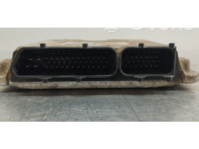 Řídící jednotka 038906013E, 0281001689 Volkswagen Caddy 1997