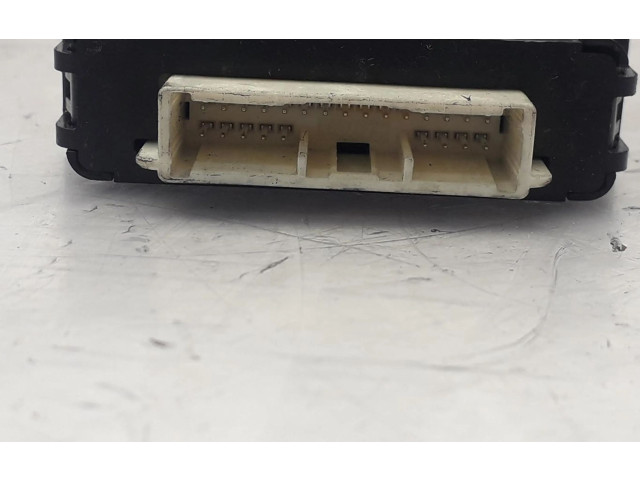 Блок управления двигателя 84051SC000 Subaru Forester SH