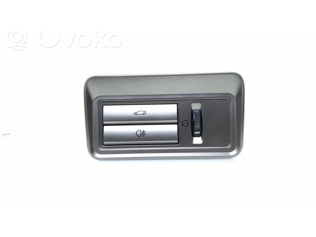 Выключатель открытия задней двери