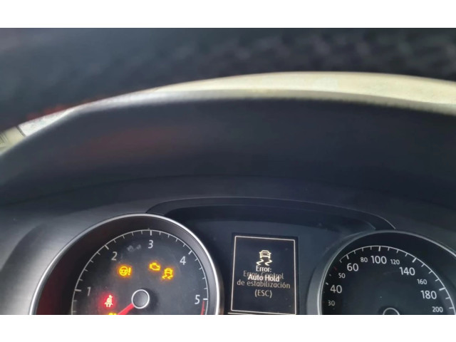 Панель приборов Volkswagen Golf VII