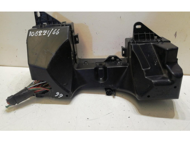 Pojistková skříňka 8X2T14290VD Jaguar XF X250 2007