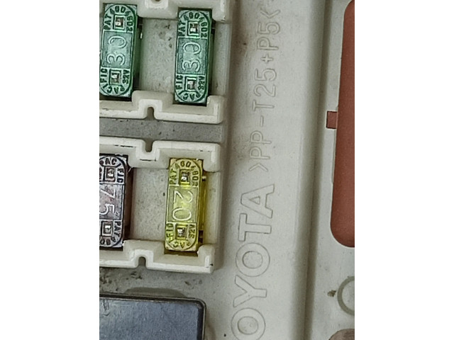   Pojistková skříňka 0J210299   Lexus LS 430 2003