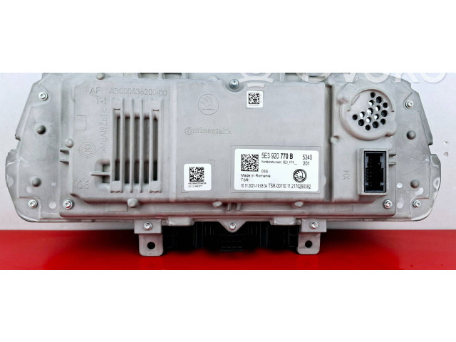 Панель приборов 5E3920770B Skoda Octavia Mk4