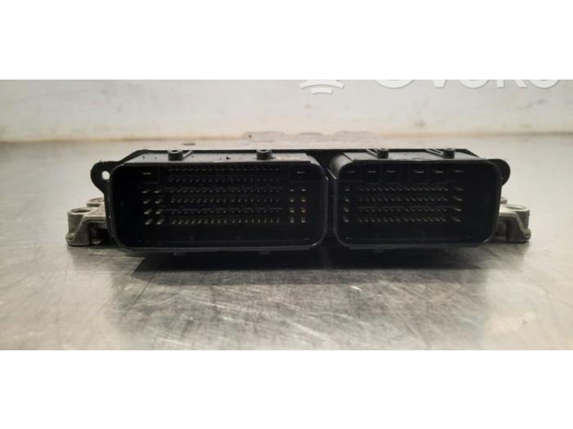 Блок управления двигателя 9833749880   Peugeot Expert