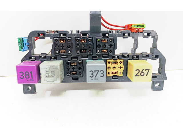 Блок предохранителей 8D0937503E Skoda Superb B5 (3U)