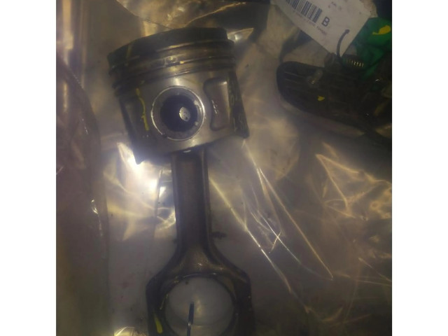 Поршень с шатуном Alfa Romeo Giulietta 1.4