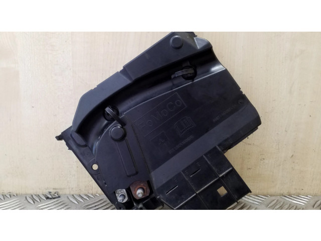 Блок предохранителей 1802319041   Ford Focus    