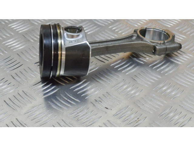 Píst 04L107065AR, 04L105401A Audi Q2 - pro naftový motor 1.6 DDYA