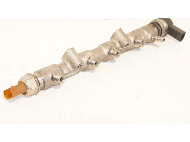 Vstřikovací lišta 057130090T 057130764AB Seat Ibiza IV (6J,6P)