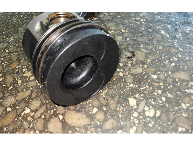 Píst 27R1 Volkswagen PASSAT B5.5