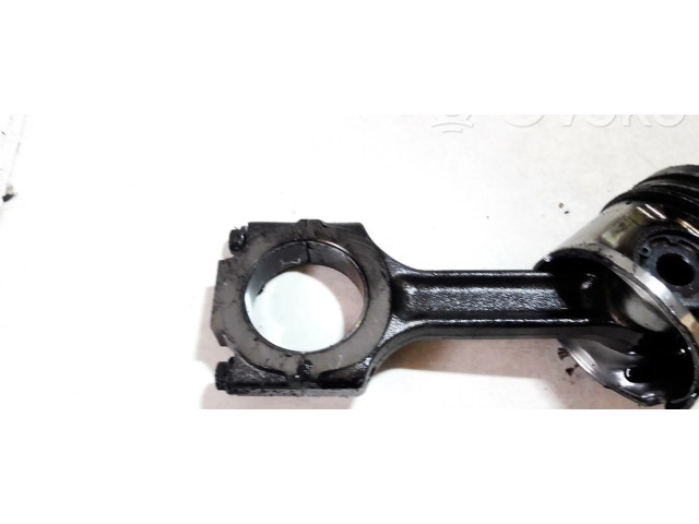 Píst Alfa Romeo 156 pro naftový motor 1.9