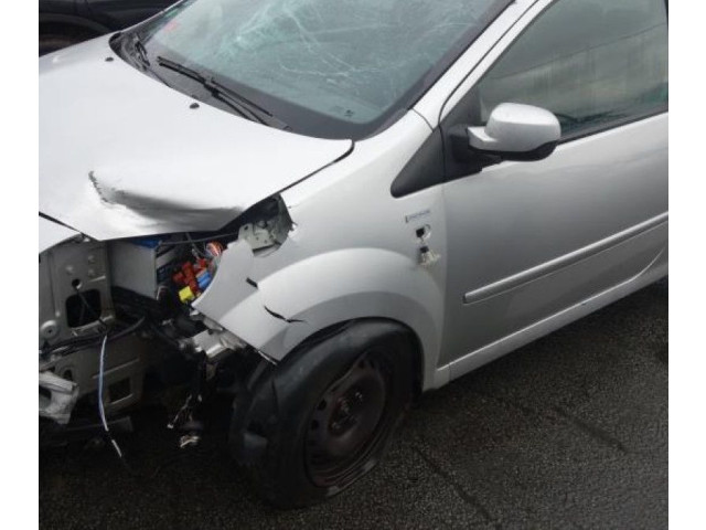 Панель приборов    Renault Twingo II       