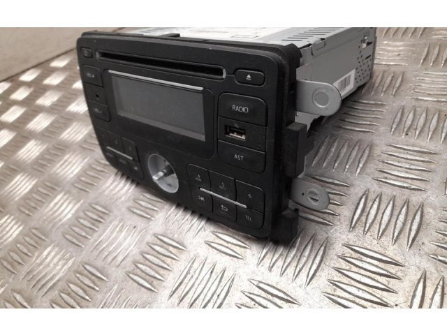 Радио/ проигрыватель CD/DVD / навигация 281150954R, R3515   Dacia Dokker