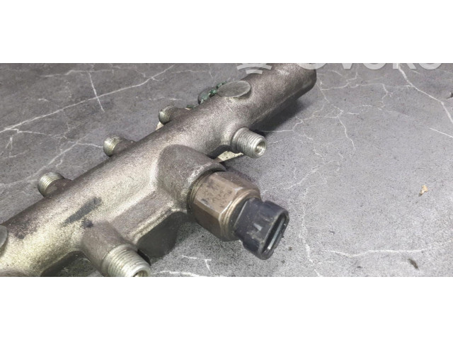 Vstřikovací lišta    Mazda 323     