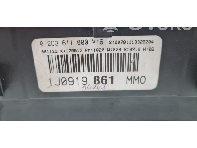 Панель приборов 1J0919861   Volkswagen Golf IV       