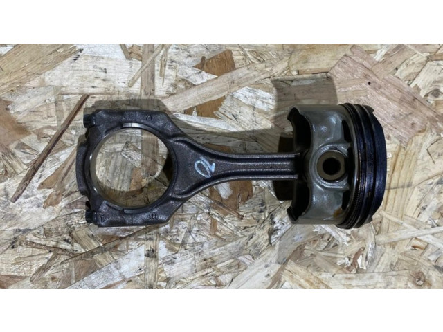 Píst 784323704, 111213690 BMW 5 F10 F11 pro benzínový motor 4.4