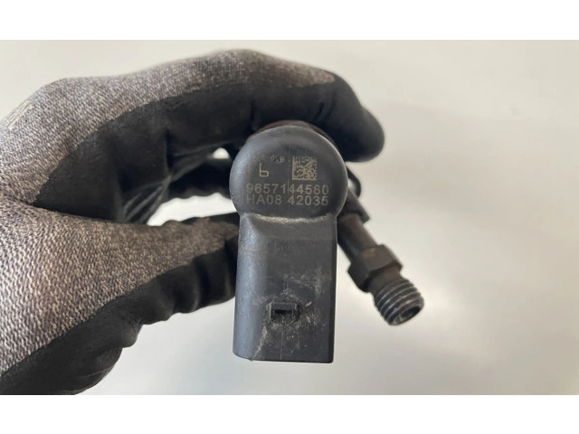 Форсунка 9657144580, 9657144580    Volvo V70  D 4204 T 