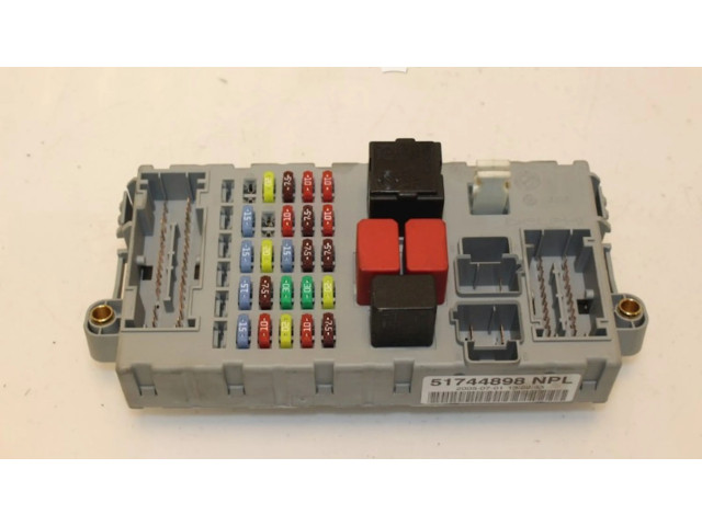 Vstřikovací lišta 51744898, 51744898   Fiat Punto (188)    188.A.4000 