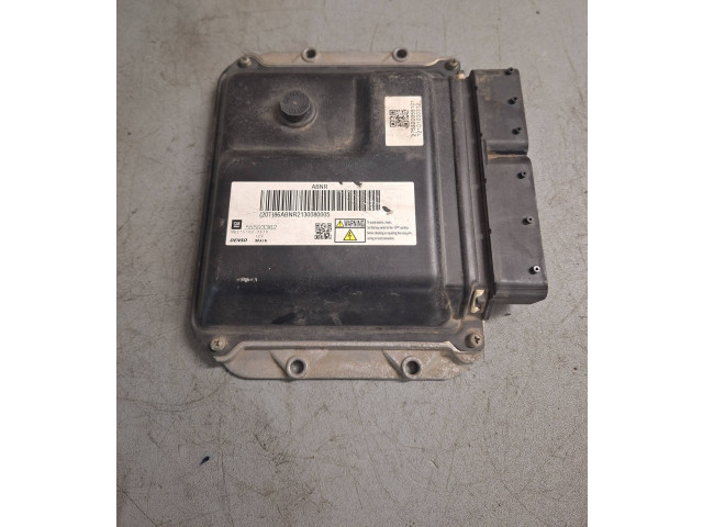 Блок управления двигателя 55593362   Opel Meriva B