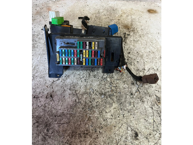 Pojistková skříňka Peugeot 806 2000