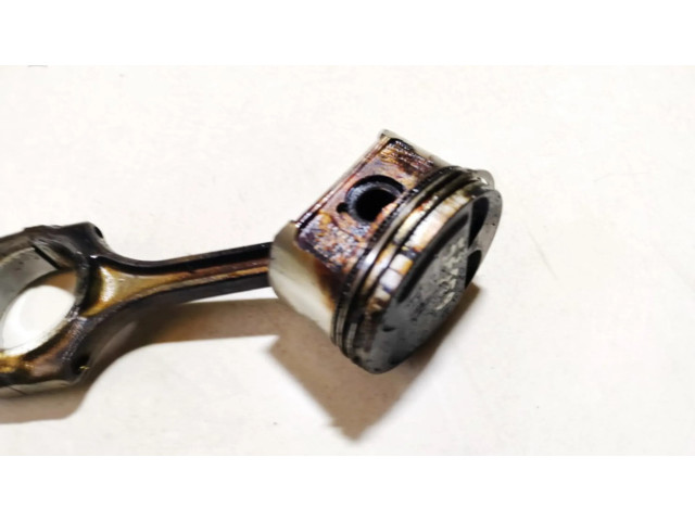 Поршень с шатуном PCC Honda Accord для бензинового двигателя 1.8