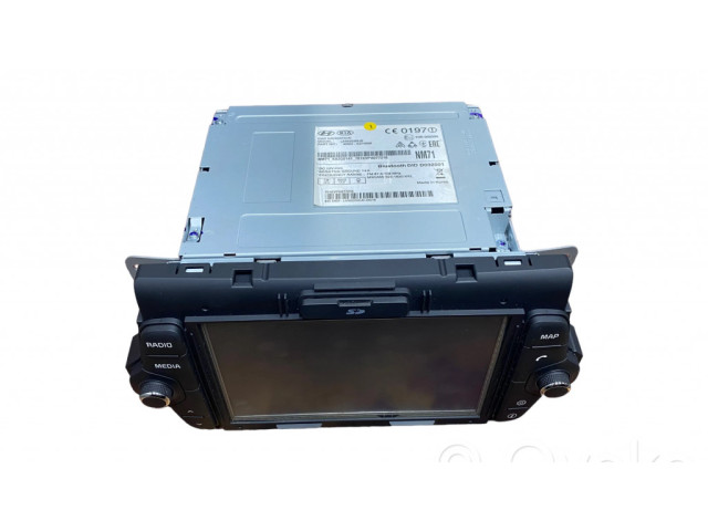 Радио/ проигрыватель CD/DVD / навигация