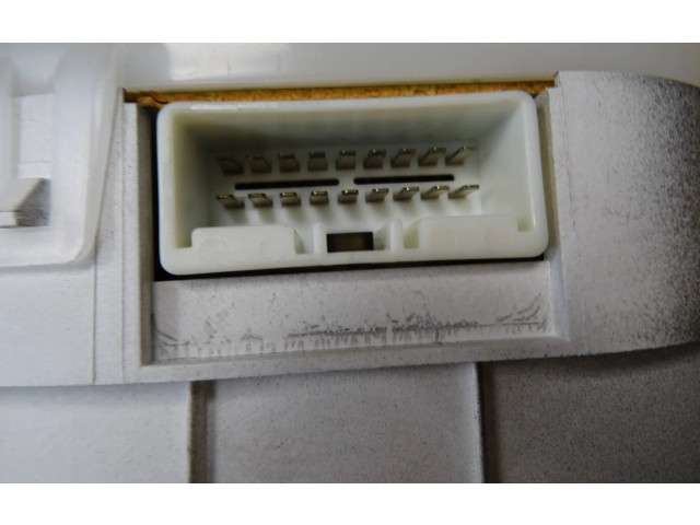 Панель приборов FDGE6VD Mazda 626