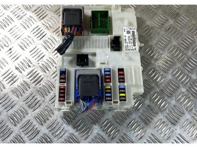 Блок предохранителей BG9T14C256GA, 31343677   Volvo XC60    