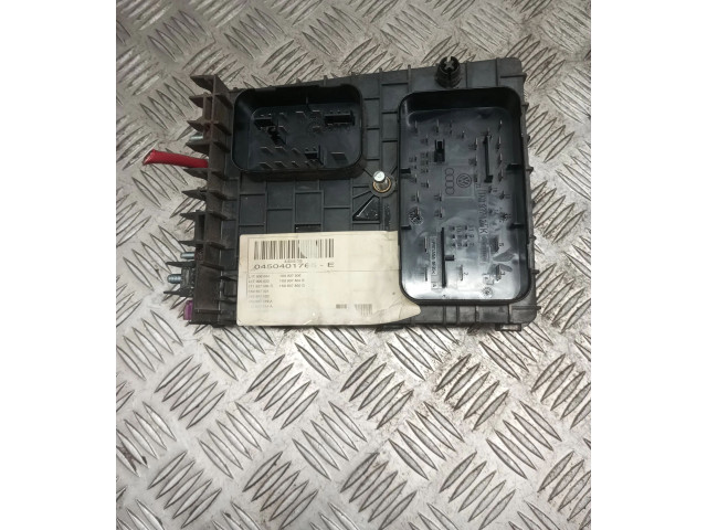 Блок предохранителей 1K0937806 Volkswagen Touran I