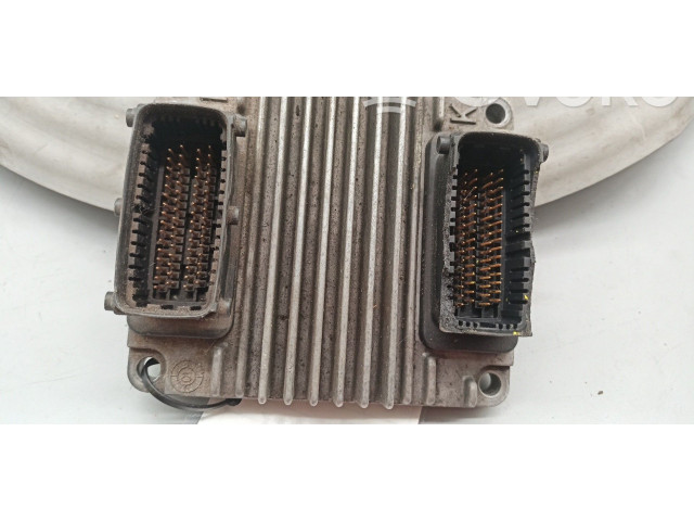 Блок управления двигателя 12214089, 8973003271   Opel Combo C